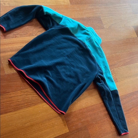 Colorblock Fleece Pullover - Picture 4 of 4